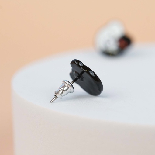 Серьги-гвоздики "Монокума" 