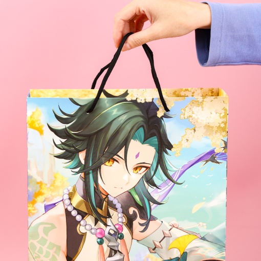 Подарочный пакет "Genshin Impact" Сяо 41*27,5*8,8 см