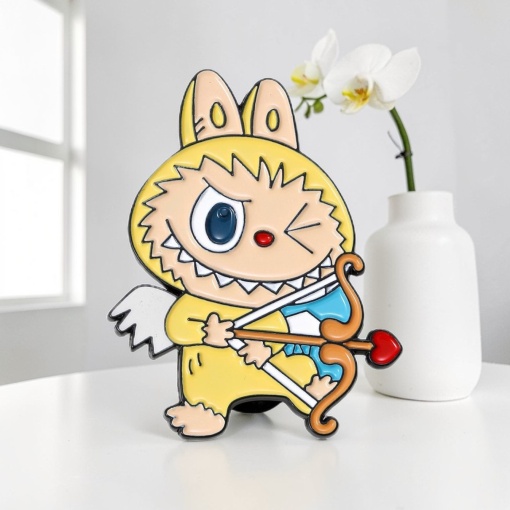 Значок-брошь "Labubu" купидон, желтый SXZ105