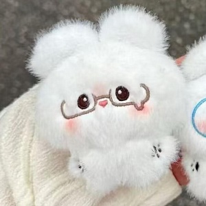 Мягкий брелок "White nerdy cat" коричневые очки