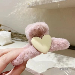Заколка-крабик плюшевая "Heart" розово-бежевый