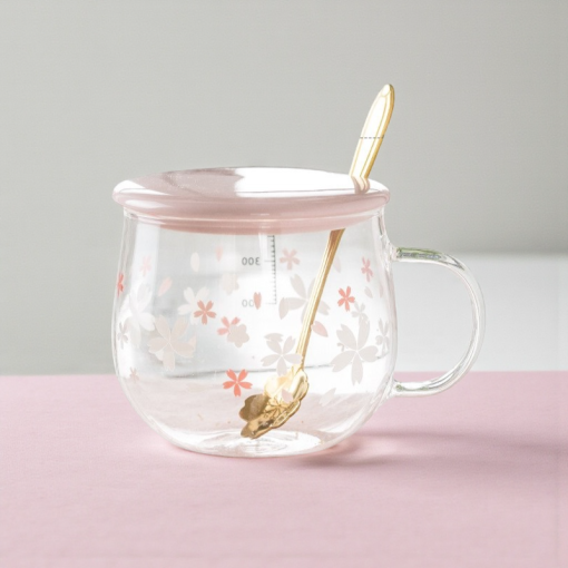 Кружка "White and pink flowers" с крышкой и ложкой, 400мл оптом со склада!
