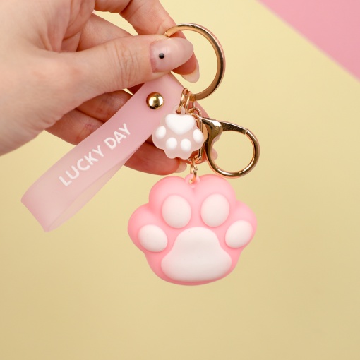 Брелок "Лапка" розовый 
