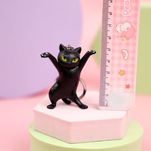 Брелок "Позирующий котик", черный