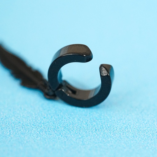 Серьга кафф "Перья" черный