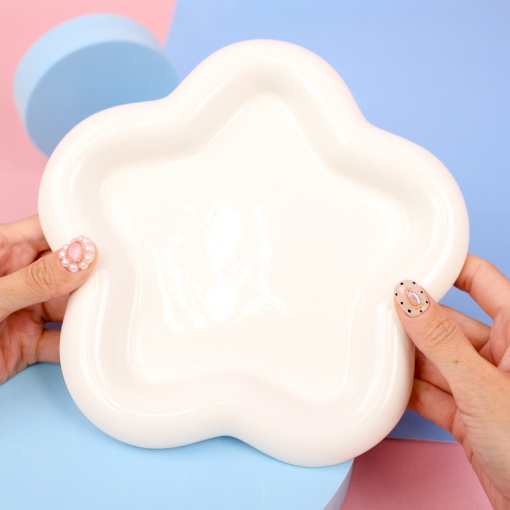 Тарелка "Цветок" белый, 15см оптом