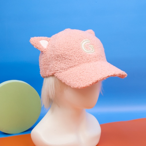 Бейсболка плюшевая "G" с ушками, розовый (56-60см)