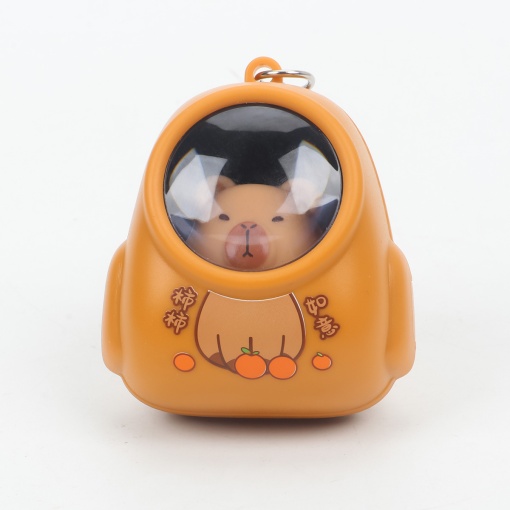 Брелок-фонарик "Zoo Рюкзак" Капибара, четыре мандаринки