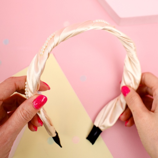 Ободок "Pearl" с бусинами, молочный