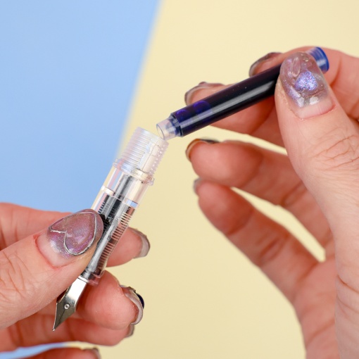 Перьевая ручка со сменными чернилами "Сейлор Мун"