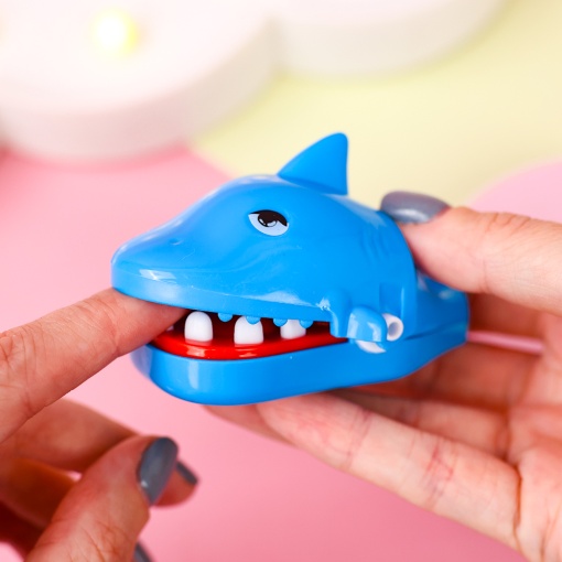 Брелок-антистресс "Акула"