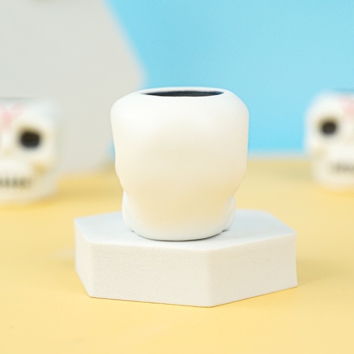 Игрушка-антистресс "Летучая мышь в черепе" 