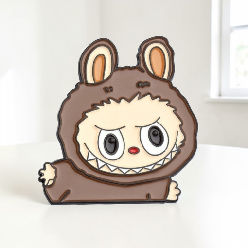 Значок-брошь "Labubu" коричневый SXZ274