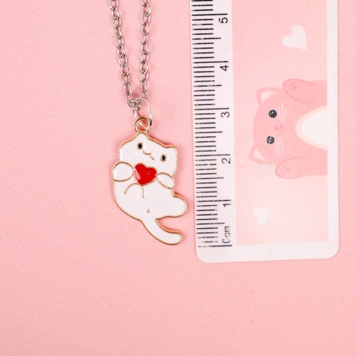 Кулон на цепочке "Котик с сердцем" белый