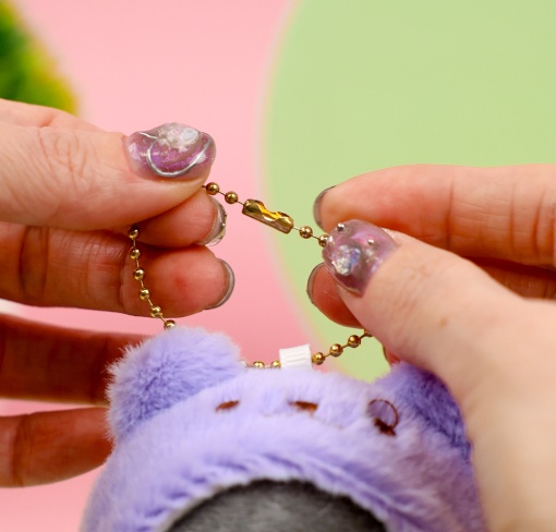 Брелок мягкий "Пингвин в костюме" фиолетовый 10 см