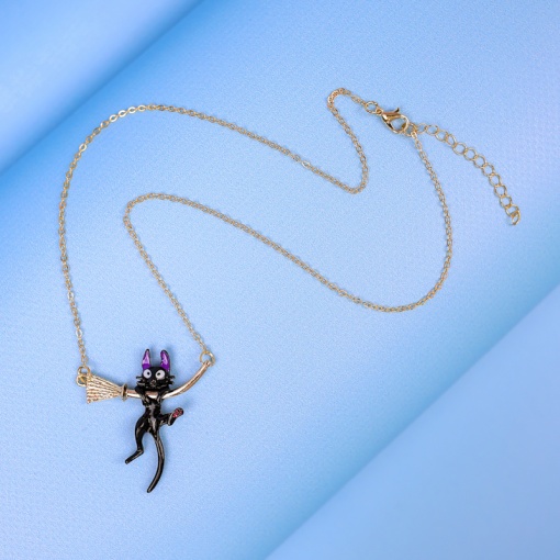 Кулон на цепочке "Ведьмина служба доставки" 