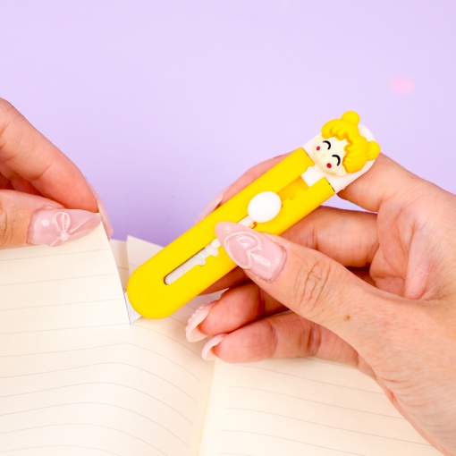 Канцелярский нож "Fruit" Сейлор Мун, желтый