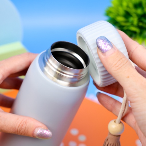 Термос "Think Different" с кисточкой, серый, 400мл оптом