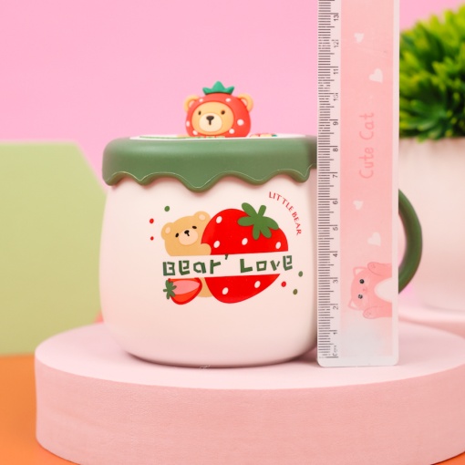 Кружка "Медведь с клубникой" бело-зеленый, 400 мл оптом со склада!