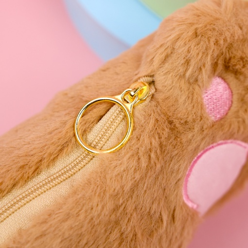 Пенал плюшевый "Лапка Yeah", коричневый